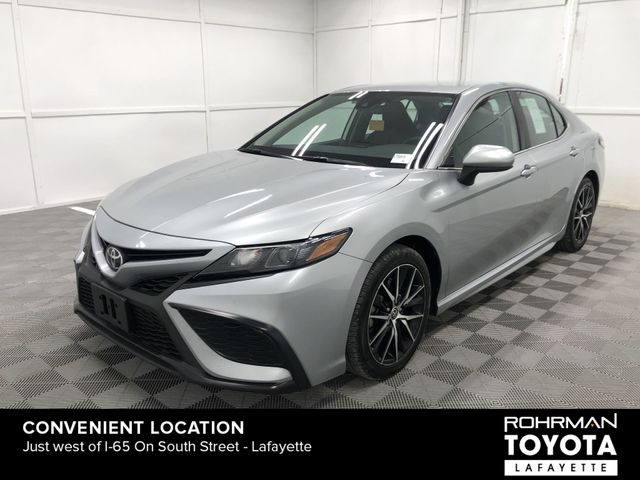 2021 Toyota Camry SE 2