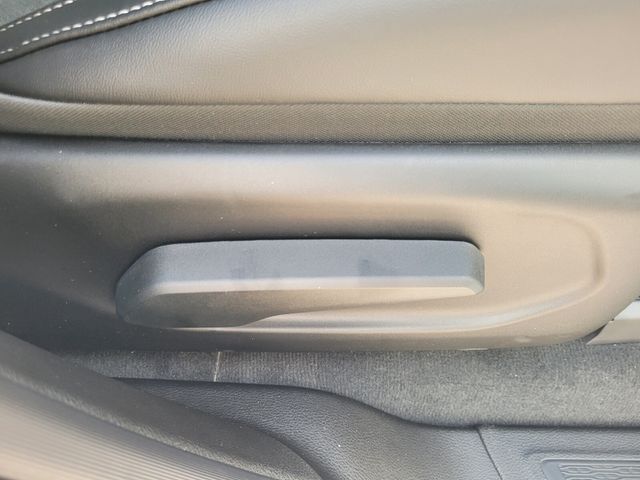 New 2025 White Jeep Altitude X image 15