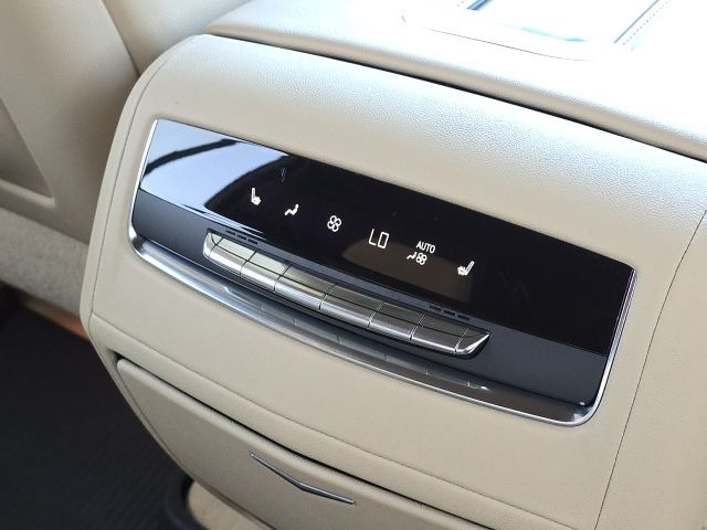 2021 Cadillac Escalade Premium Luxury:45327B1