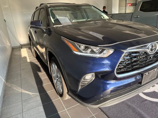 2026 Toyota Highlander Hybrid Limited  at Don McGill Toyota