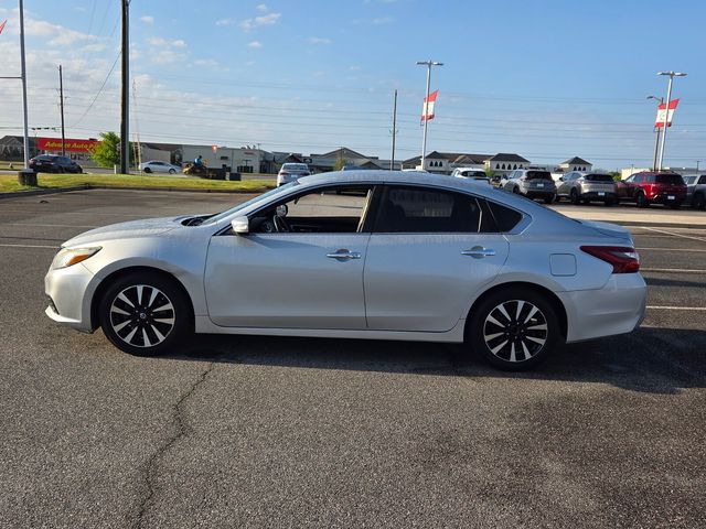 Used 2018 Silver Nissan 2.5 SL image 4