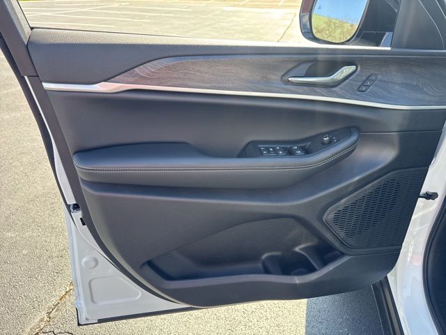 New 2025 White Jeep Limited image 15