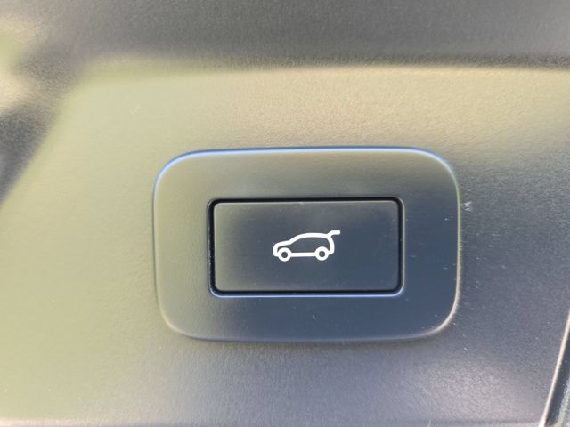 Used 2023 Santorini Black Land Rover R-Dynamic S image 14