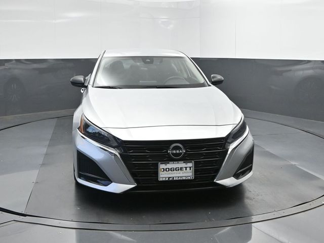 Used 2024 Nissan Altima Sedan