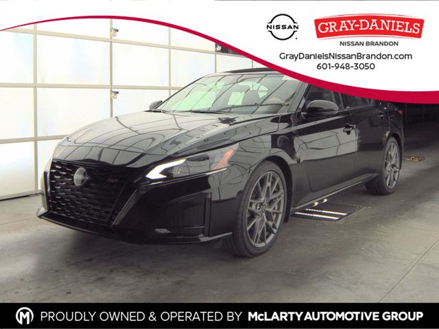 2024 Nissan Altima SR's photo