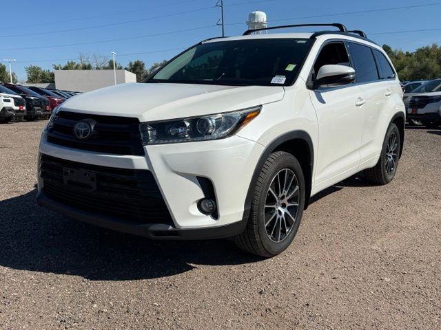 White (Blizzard Pearl) 2018 Toyota Highlander SUV / Crossover All-Wheel Drive 8-Speed Automatic