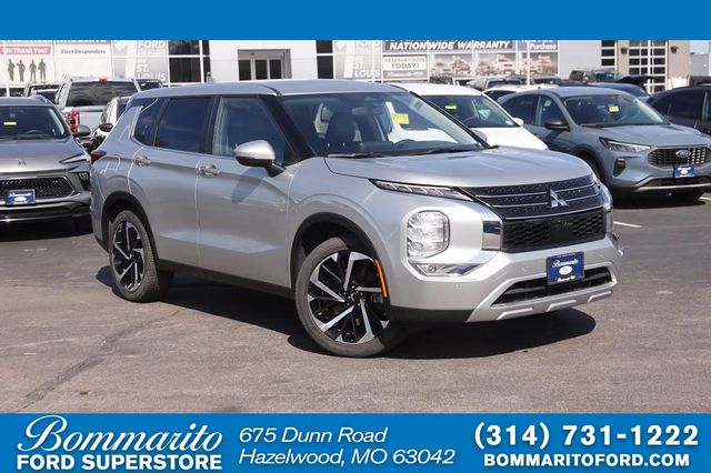 Alloy Silver Metallic 2024 Mitsubishi Outlander SE FWD SUV / Crossover Front-Wheel Drive Continuously Variable Transmission