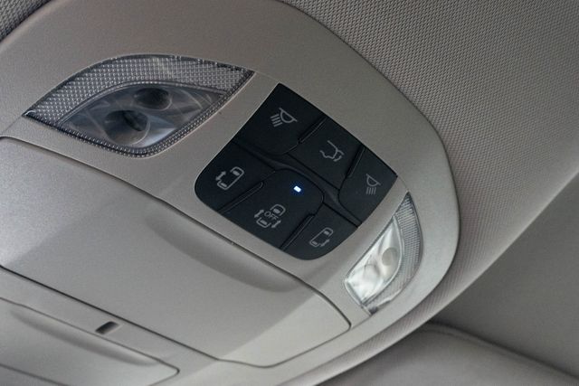 Used 2024 Chrysler Pacifica Van