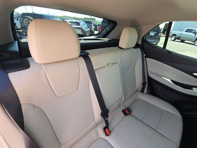 2023 Buick Encore GX Essence:C02726