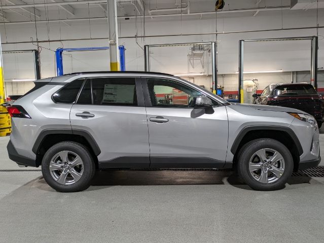 2024 Toyota RAV4 XLE 2