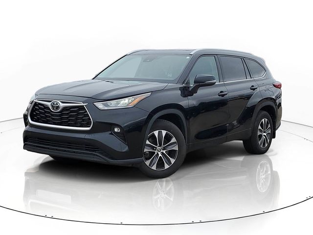 2022 Toyota Highlander XLE AWD