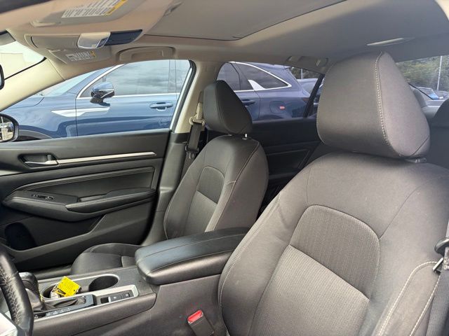 2019 Nissan Altima 2.5 SV Silver at Community Honda
