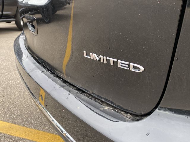 2023 Chrysler Pacifica Limited photo