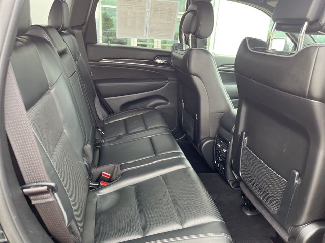 2021 Jeep Grand Cherokee Overland - Diamond Black exterior view 18