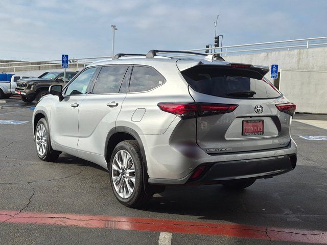 Used 2023 Toyota Highlander SUV