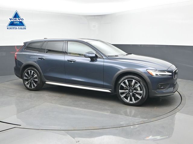 Denim Blue Metallic 2025 Volvo V60 Cross Country B5 Ultra AWD Wagon All-Wheel Drive Automatic