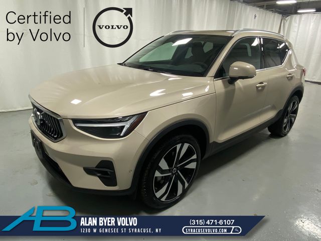 Sand Dune Metallic 2025 Volvo XC40 B5 Ultra Bright Theme AWD SUV / Crossover All-Wheel Drive Automatic