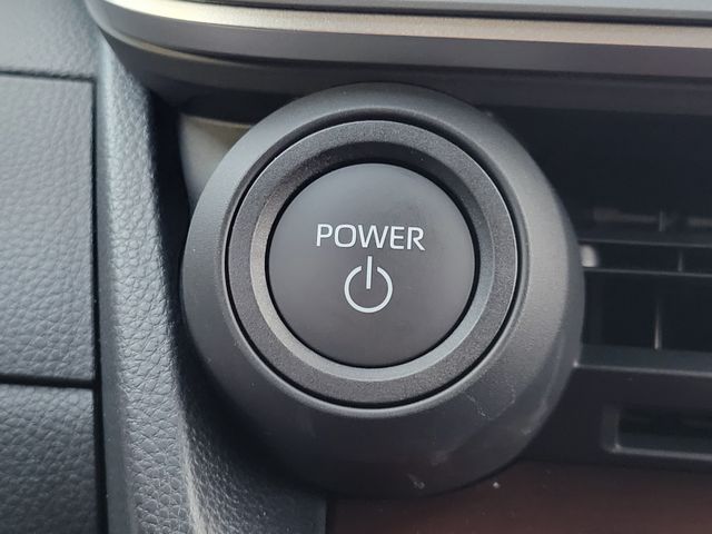 2026 Toyota Prius Plug-in Hybrid SE - Photo 11