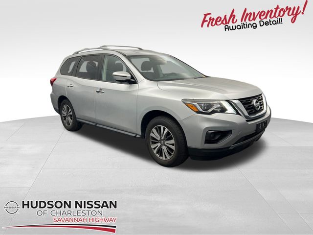 2018 Brilliant Silver Metallic Nissan Pathfinder SV 4X4 SUV