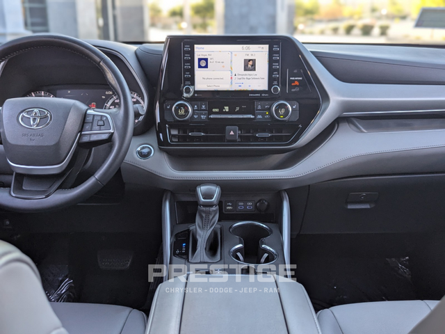 2022 Toyota Highlander XLE 14