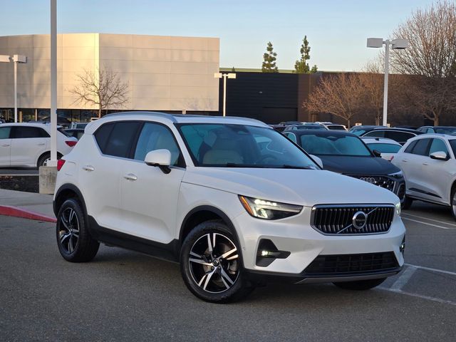 2023 Volvo XC40 B5 Plus Bright Theme AWD