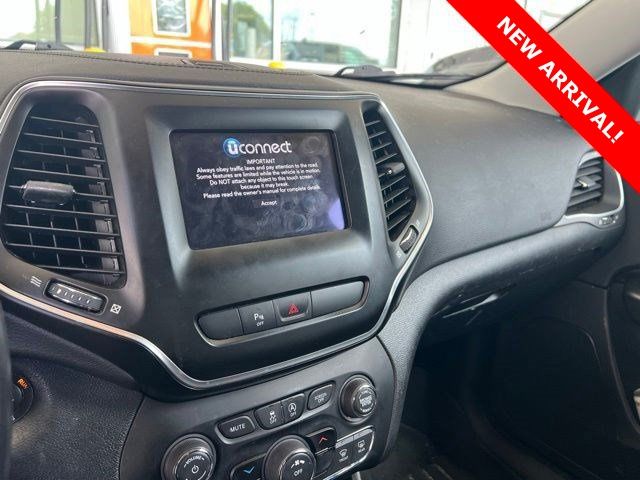 2019 Jeep Cherokee Latitude Plus White at Texan Dodge Chrysler Jeep Ram