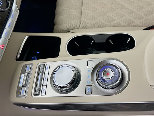 Thumbnail: 2025 Genesis GV70 - 17