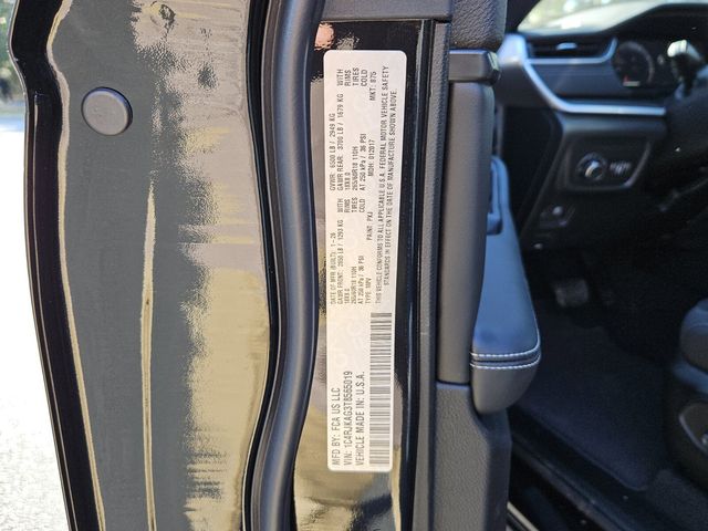 2026 Jeep Grand Cherokee L Laredo 4x4