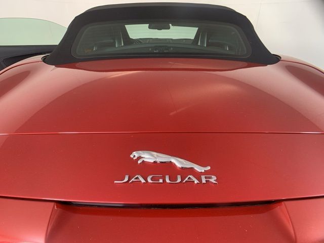 2016 Jaguar F-TYPE S 32