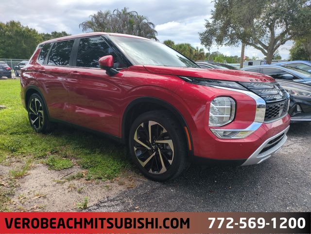 2023 Mitsubishi Outlander SE