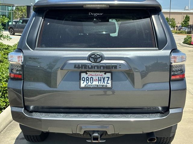 Used 2022 Gray Toyota SR5 Premium image 6
