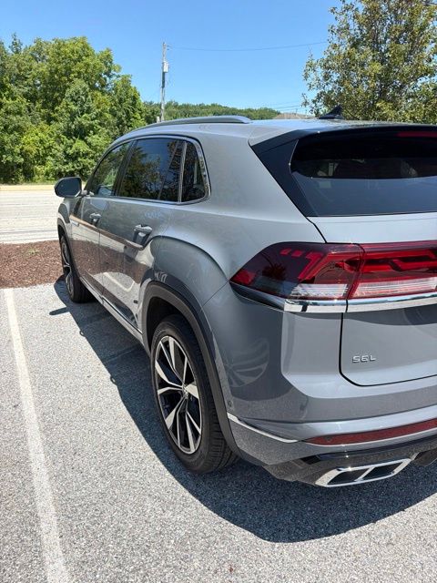 2025 Volkswagen Atlas Cross Sport 2.0T SEL Premium R-Line Gray at Sutliff Volkswagen