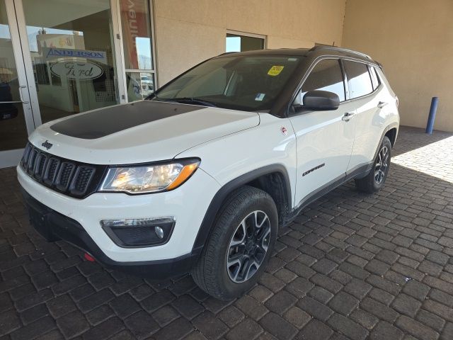 White Clearcoat 2019 Jeep Compass Trailhawk 4WD SUV / Crossover Four-Wheel Drive 9-Speed Automatic