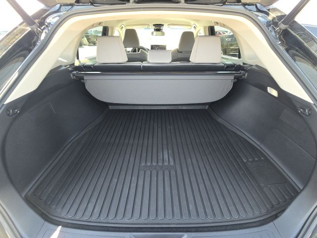 2022 Toyota Venza:C02564