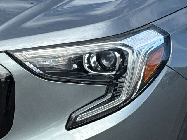 Used 2020 Gray GMC SLE image 4