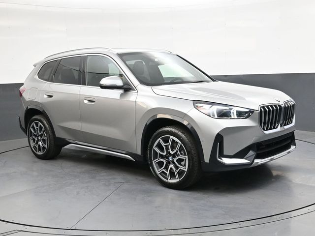 New 2026 Silver BMW xDrive28i image 2