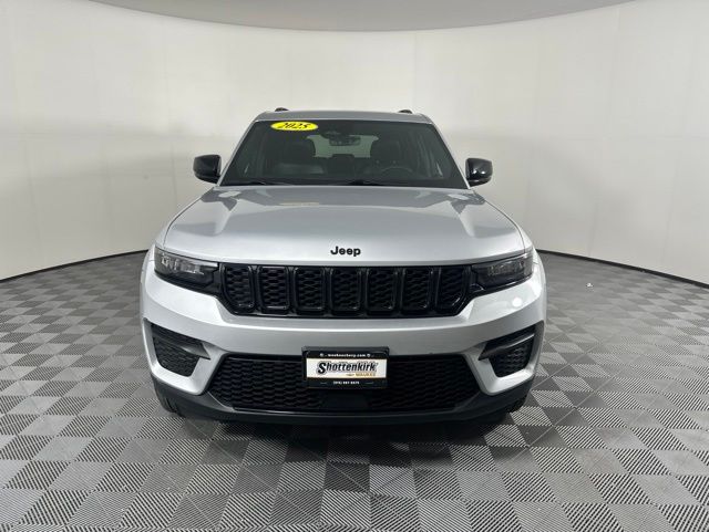 Used 2025 Jeep Grand Cherokee SUV