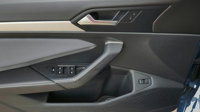 2025 Volkswagen Jetta SE - Photo 24