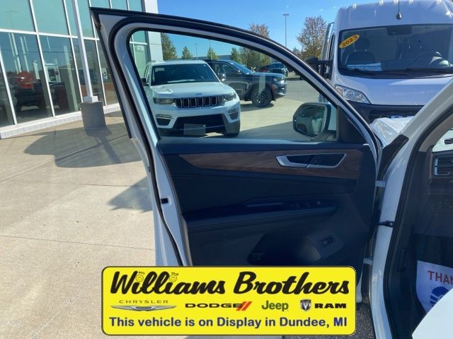 2024 Volkswagen Atlas 2.0T SE w/Technology - Aurora Red Metallic exterior view 10