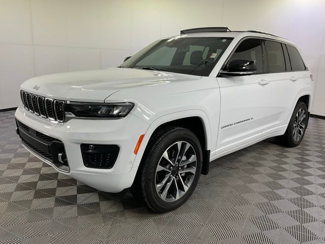 2025 Jeep Grand Cherokee Overland 4WD