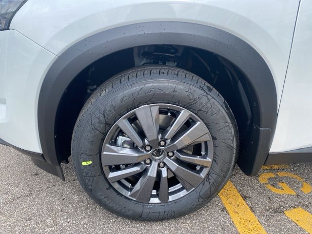 2025 Nissan Pathfinder SV photo