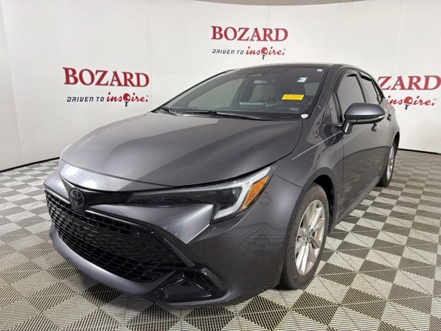 2024 Magnetic Gray Metallic Toyota Corolla Hatchback SE FWD Hatchback