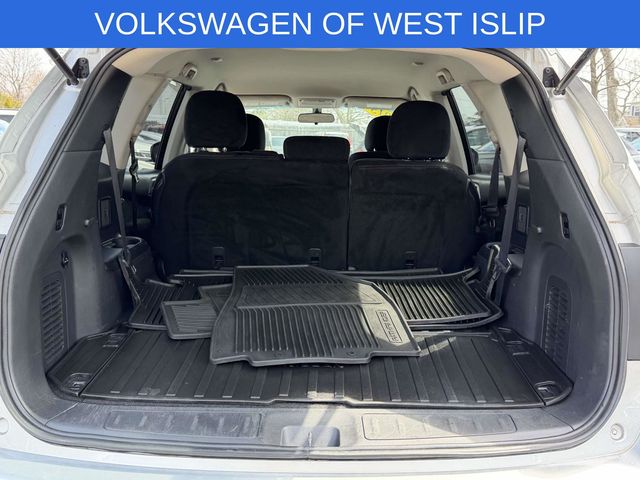 View vehicle photo 7