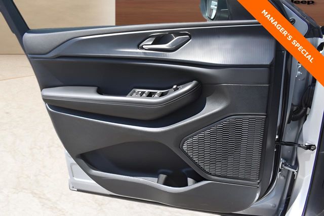 New Car 2025 Jeep Grand Cherokee L  Laredo X For Sale Under $35,000 In Austin, Texas