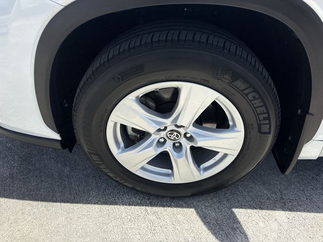 2024 Toyota Highlander - $33,998