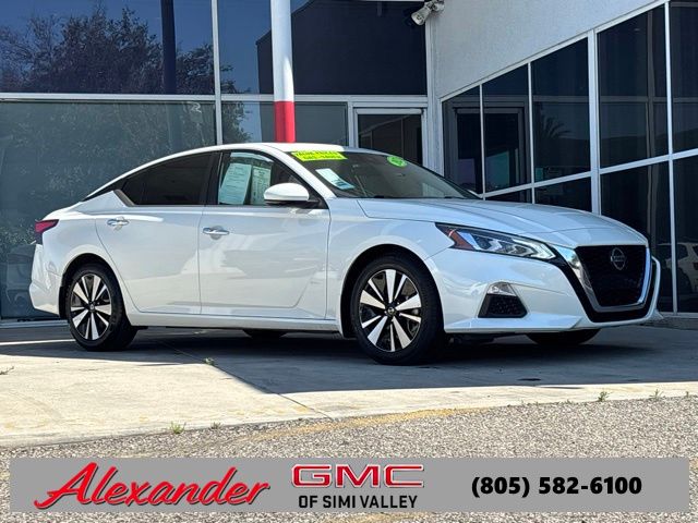 Pearl White Tricoat 2021 Nissan Altima 2.5 SV FWD Sedan Front-Wheel Drive Continuously Variable Transmission
