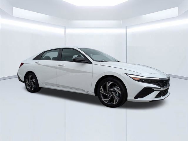 Serenity White 2025 Hyundai Elantra SEL Sport FWD Sedan Front-Wheel Drive Continuously Variable Transmission