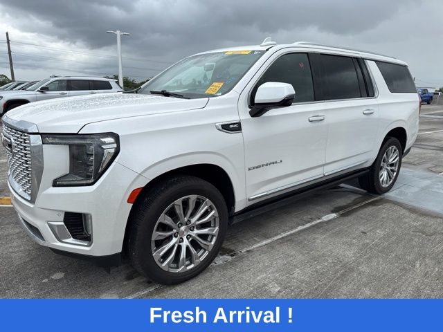 White Frost 2022 GMC Yukon XL Denali 4WD SUV / Crossover Four-Wheel Drive