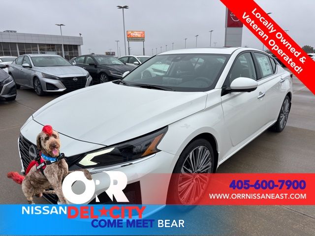 Pearl White 2025 Nissan Altima Sedan Front-Wheel Drive Continuously Variable Transmission