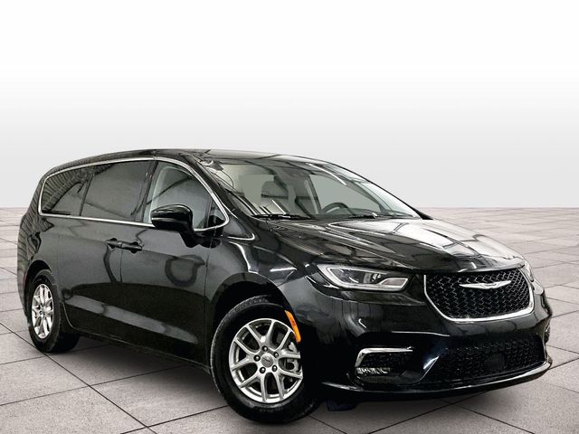 2023 Chrysler Pacifica Touring L - 1